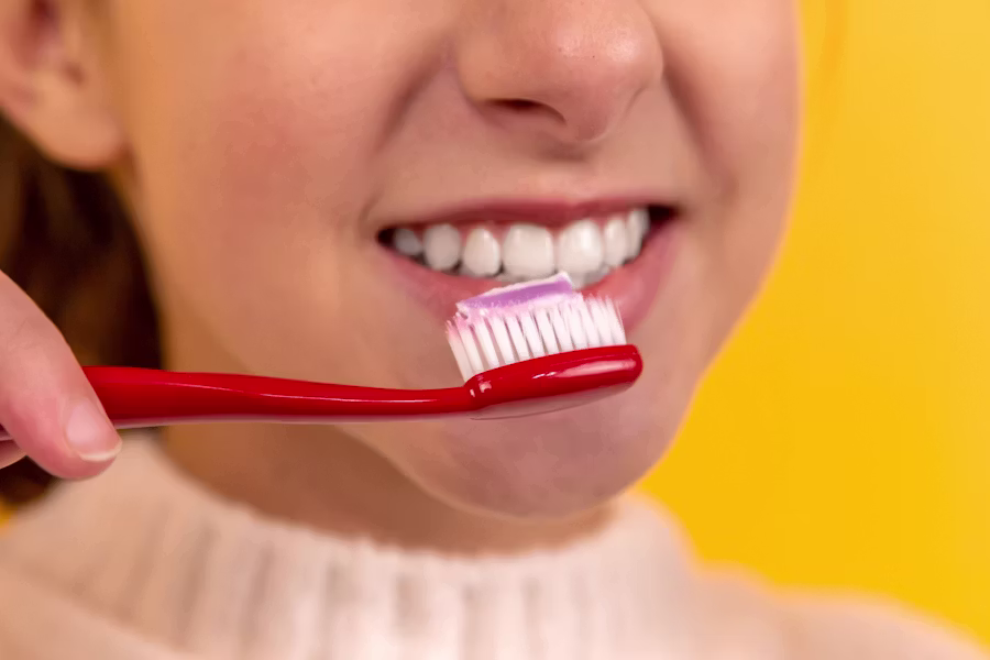 Pulizia professionale dei denti in studio — Studio Dentistico Bordini Quadrelli